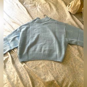 Cropped long sleeved light blue size small